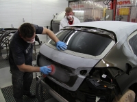 Remise en état - mécanique, redressage, tôlerie, remise en état et lustrage de la carrosserie, rénovation des plastiques, préparation des surfaces à peindre